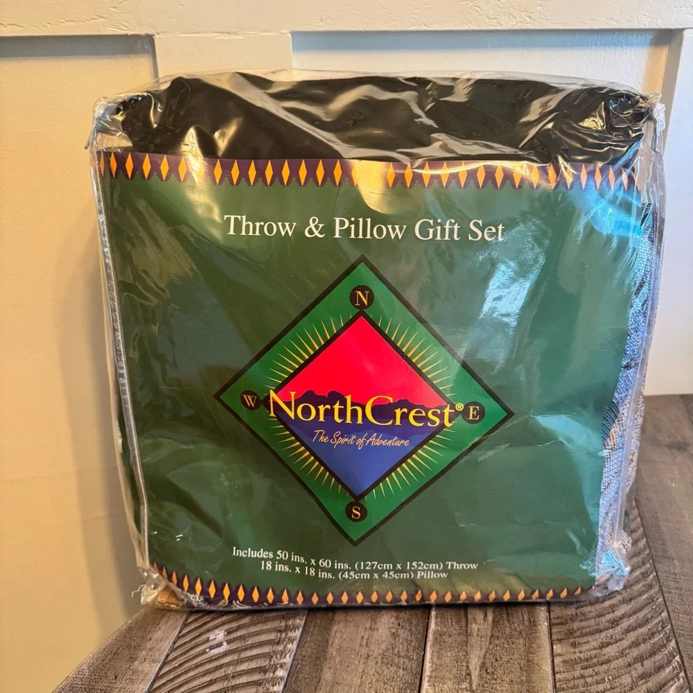 Northcrest Winter Christmas Cardinal Bird Tapestry Throw  Blanket Pillow Set New